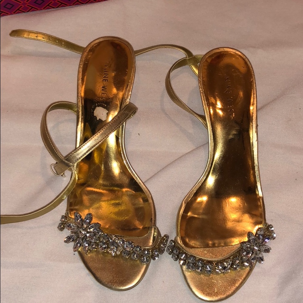 Nine West gold heels! Size 7.5